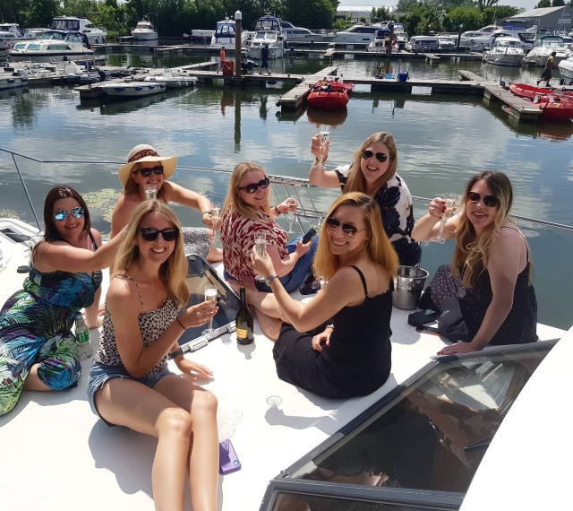 Hacer una fiesta en nuestros barcos 