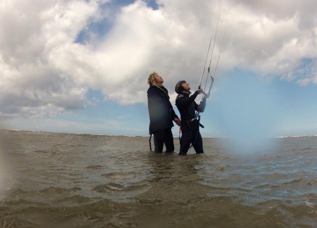 Controlling the kite in the water