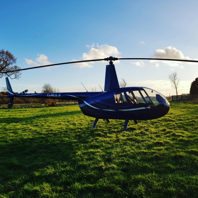  Lezioni di prova in elicottero nelle Cotswolds 
