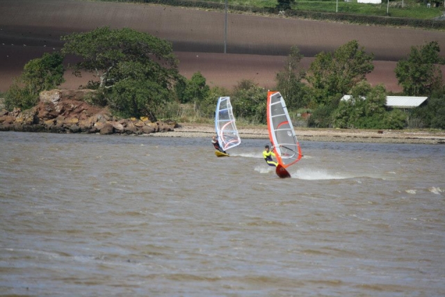  Windsurfing é um ótimo esporte 