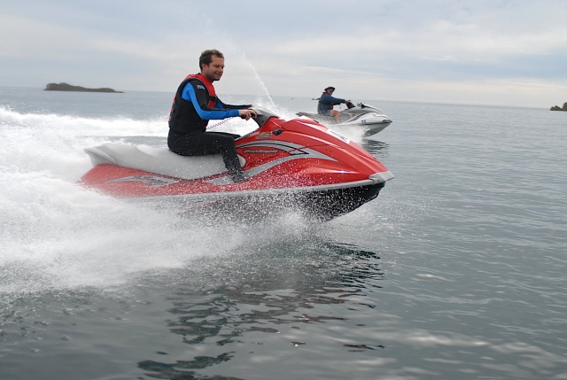  Démontrer de grandes compétences en jet ski 