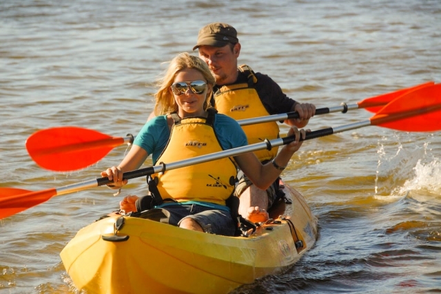 Tandem kayaking is a fun experience!