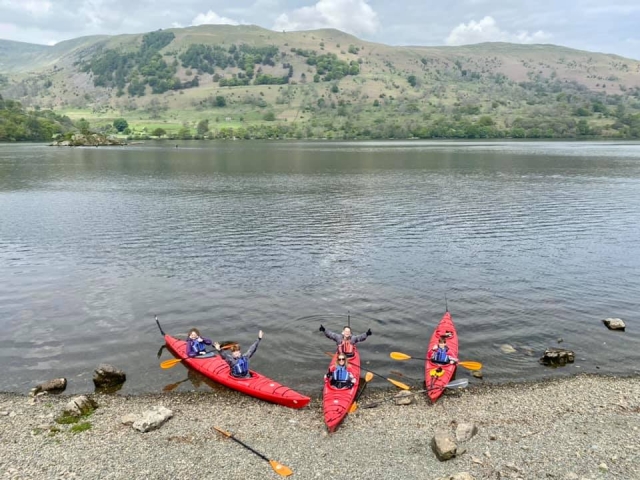  Una divertente giornata al lago 