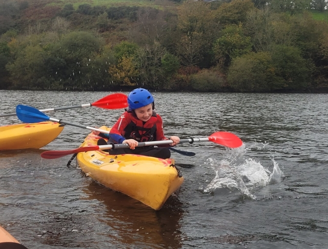  Andare in kayak intorno al bacino idrico di Lliw 