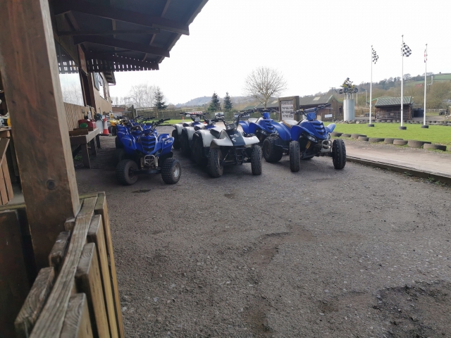  Wir haben jede Menge Quads 
