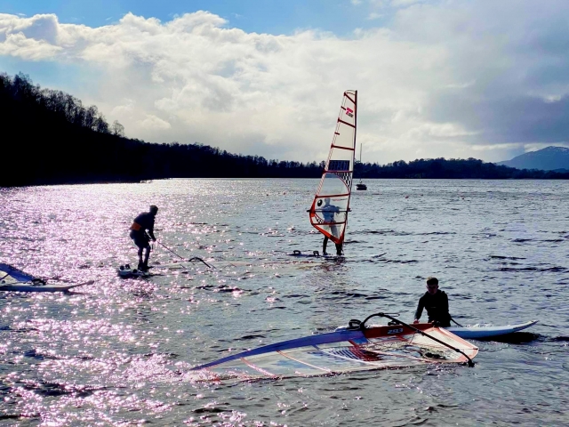  Hacer windsurf es súper divertido 