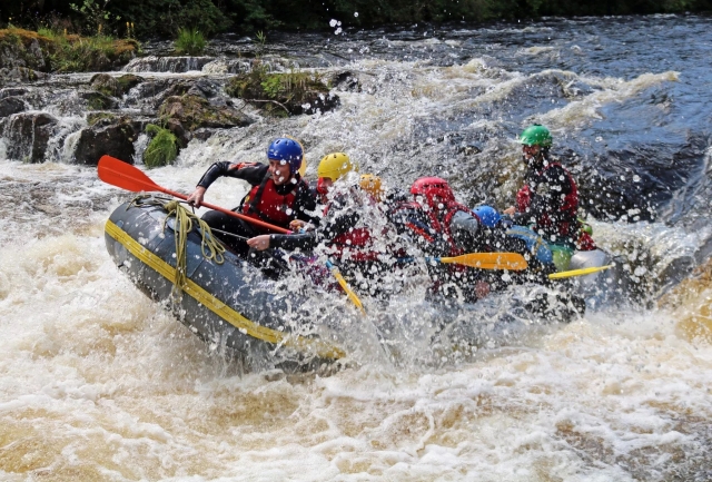  Wildwasser-Rafting für Familien