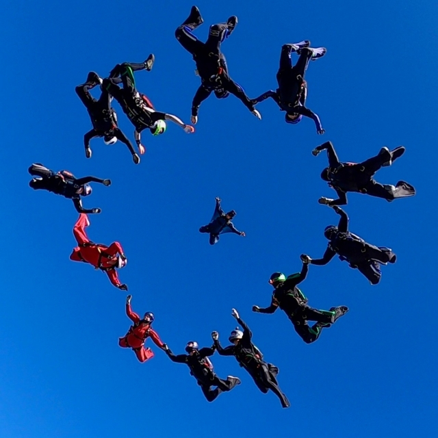 Group skydiving sessions