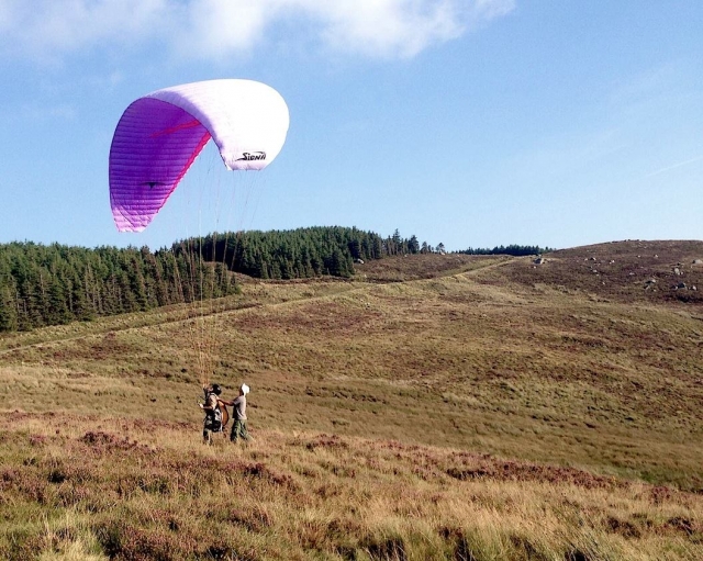  Experimenta un vuelo en parapente único 