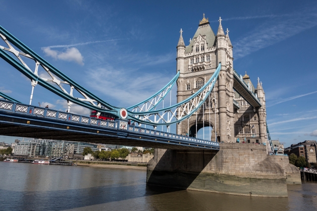 Exploring London landmarks