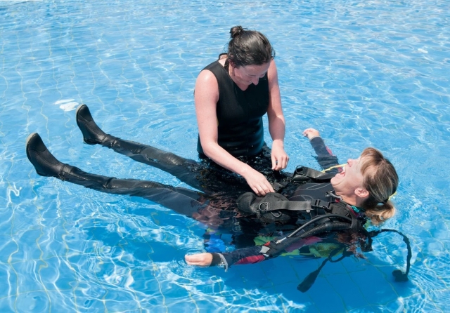 Consigue un Curso Básico de Buceo 