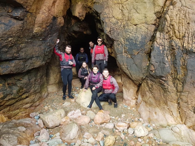  Trova una grotta