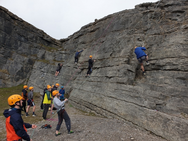  Arrampicata con gli amici 