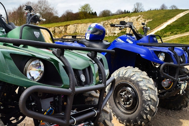Steigen Sie auf unsere Quads und haben Sie Spaß 