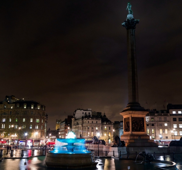  Besuchen Sie den wunderschönen Trafalgar Square. 