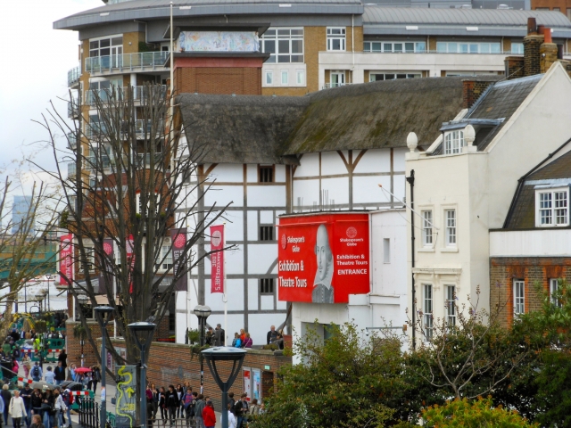  Shakespeare's Globe Theatre 