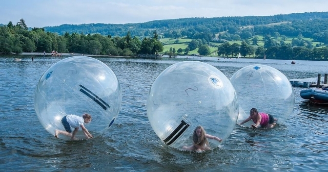  Lo zorbing è molto divertente 