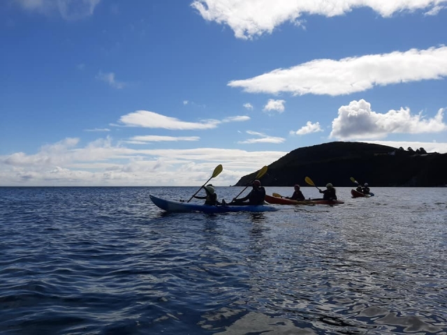  Esplorando l'isola 