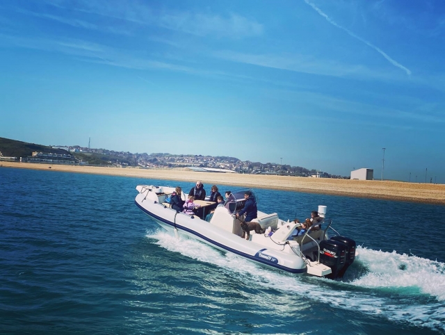 Divertente avventura in barca 