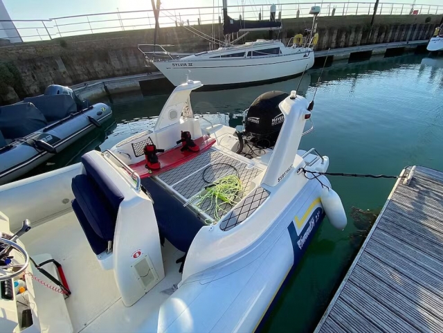  Súbete a nuestros barcos 