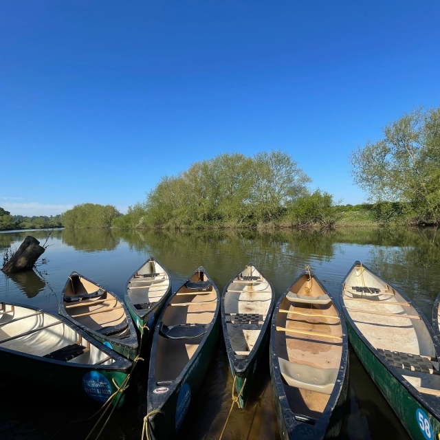 Prepare -se para a aventura de canoagem 