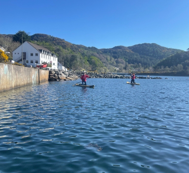  Remar a lo largo de la costa oeste 