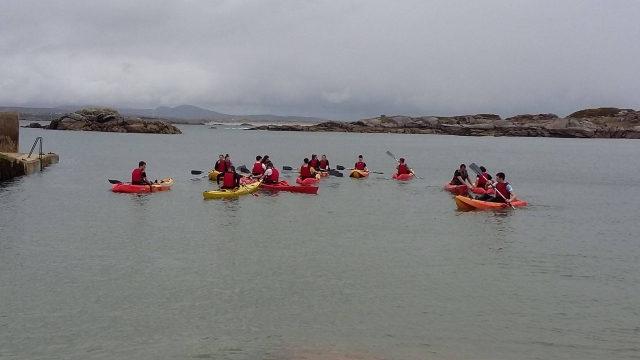  Faire du kayak ensemble 