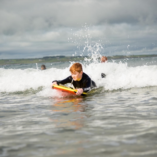  Disfruta de una divertida lección de bodyboard