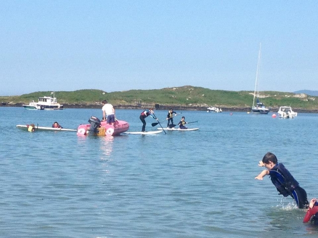  Paddle Boarding With Friends 