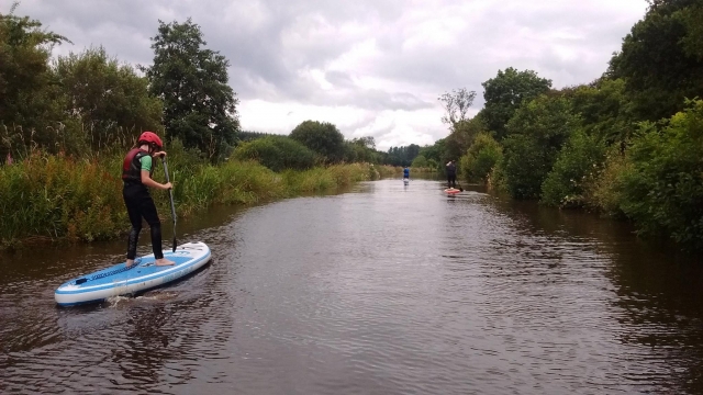  Le paddle board est très amusant 