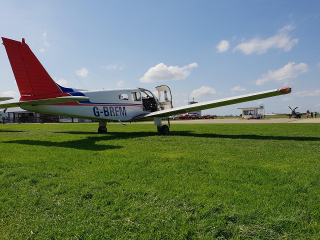  Kommen Sie und fliegen Sie mit uns! 