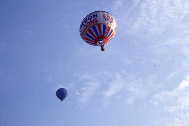  Fliegen Sie mit uns 