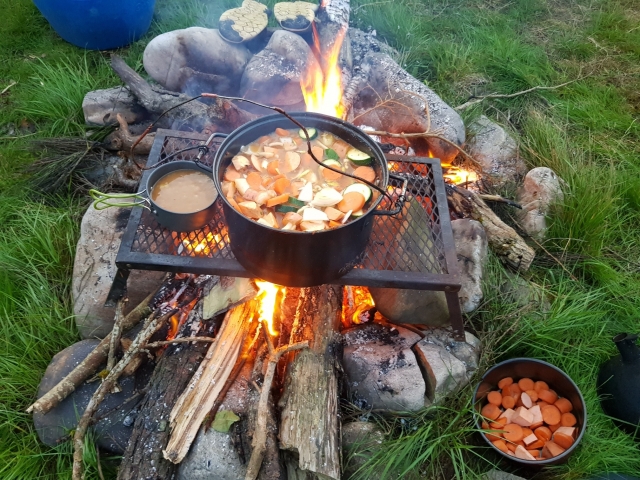  Dîner au canmp !
