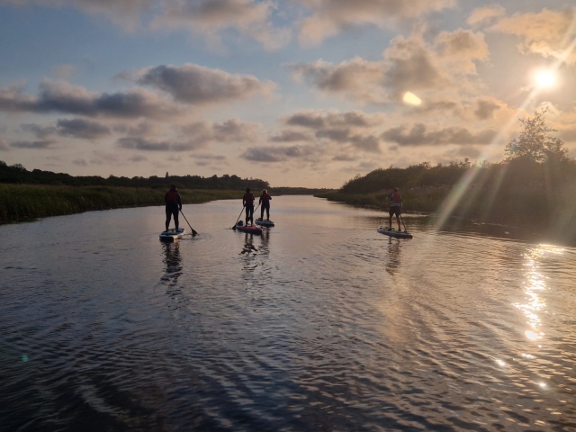  Paddleboarding juntos 
