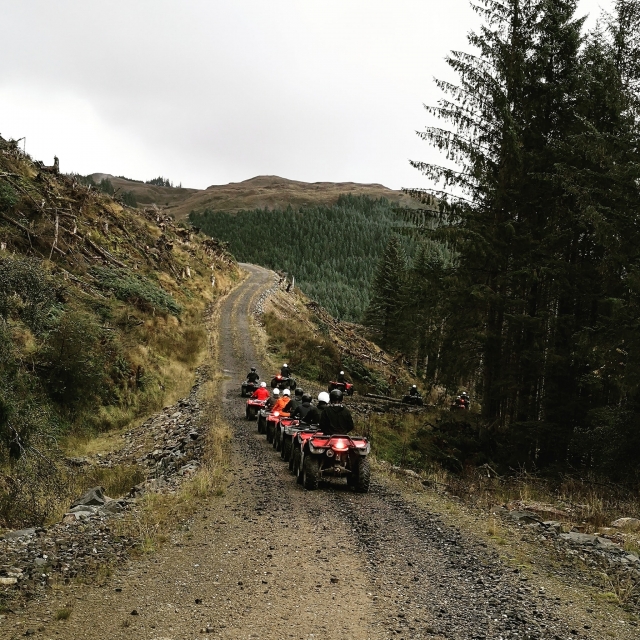  Entdecken Sie mit unseren einzigartigen und aufregenden Quad-Bike-Erlebnissen 