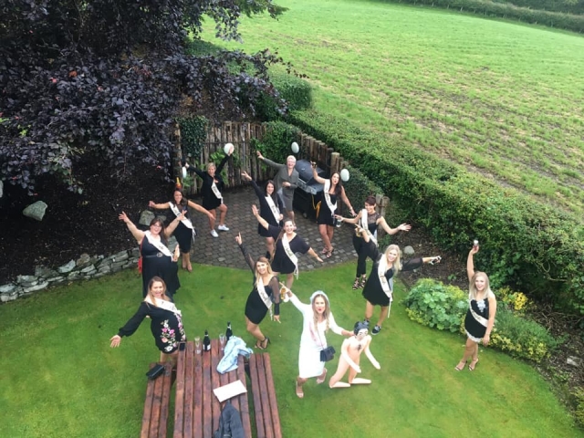  Feiern Sie mit uns in Ardstraw