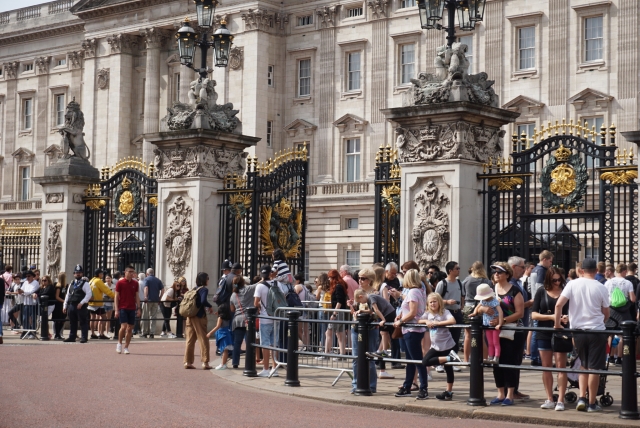  Alle porte di Buckingham Palace 