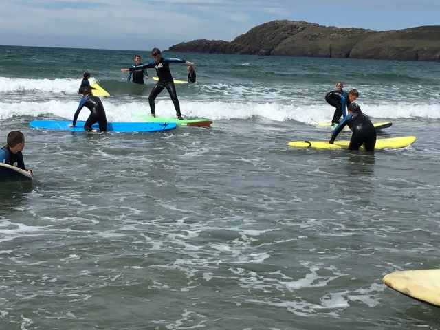 Goditi una lezione introduttiva al surf 