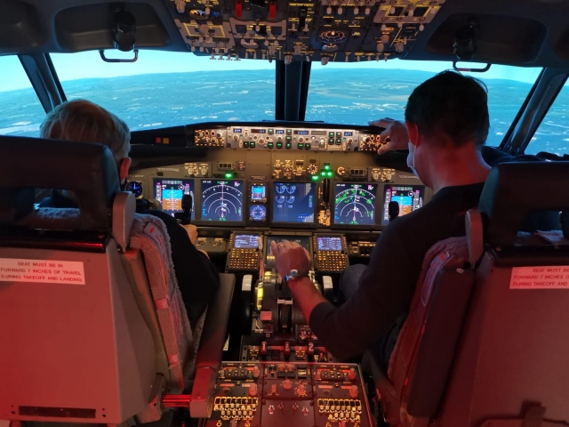  Vieni e goditi un'esperienza di volo con noi 