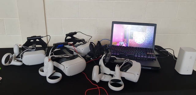  Virtual-Reality-Einrichtung