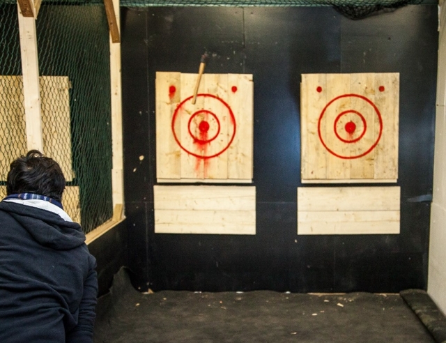  Lancer de hache sur cible 