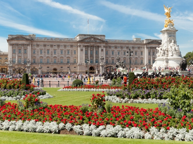  Cérémonie au palais de Buckingham 