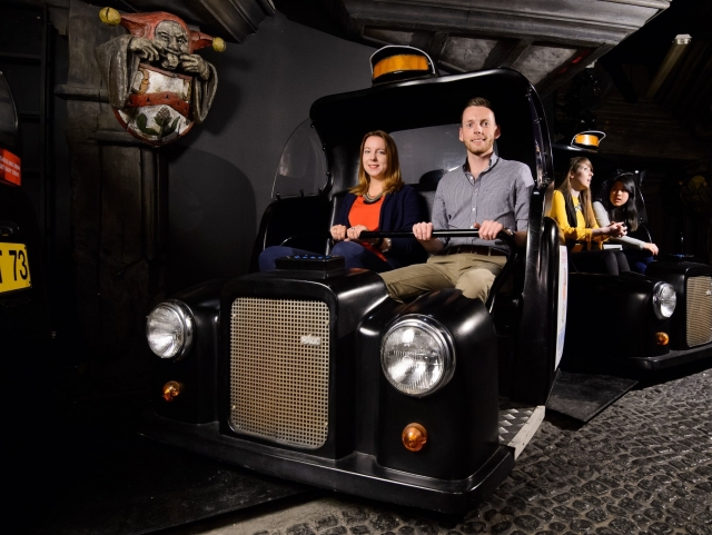  Viaggia nel tempo ed esplora la città di Londra 
