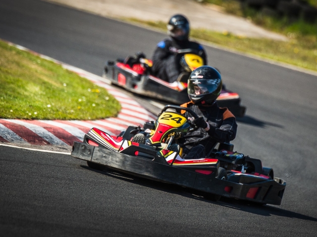  Junte -se ao nosso campeonato de karting
