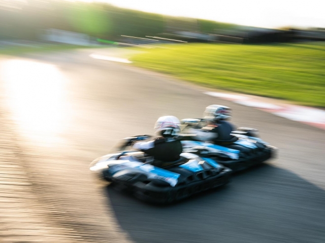  Corrida em torno da pista ao ar livre