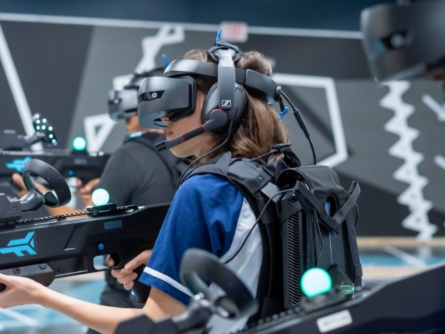 Free-roam experience