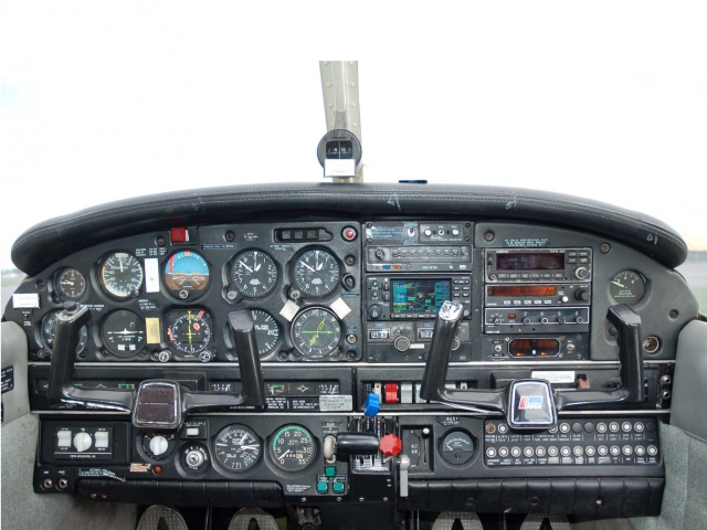  Aereo a doppio controllo 