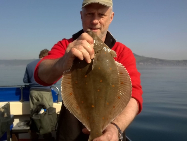  Ha catturato un pesce COSÌ grosso 