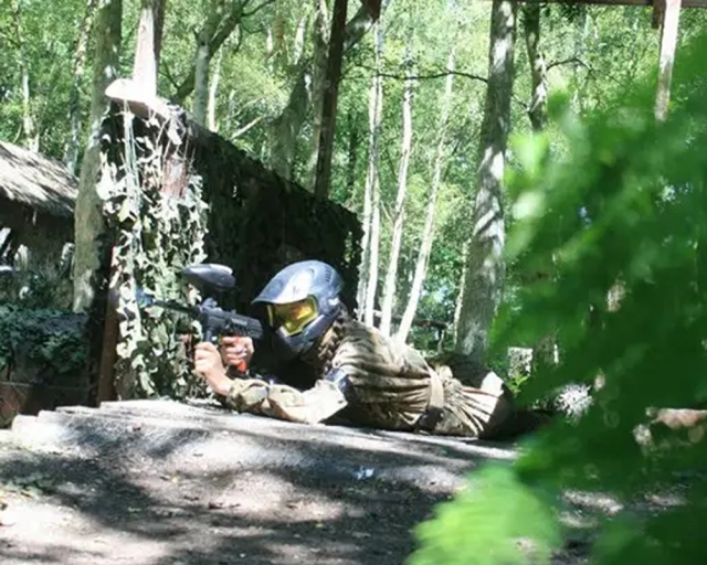 Take on the challenges of the paintball arena!