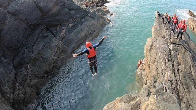  Saut de falaise 